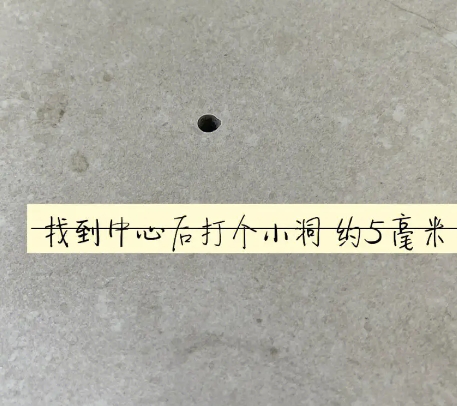 广水瓷砖空鼓维修公司专业解答在瓷砖铺贴过程中，如果砂料搅拌不均匀，将会带来以下问题